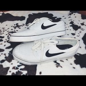 NIKE JANOSKI sz 9.5